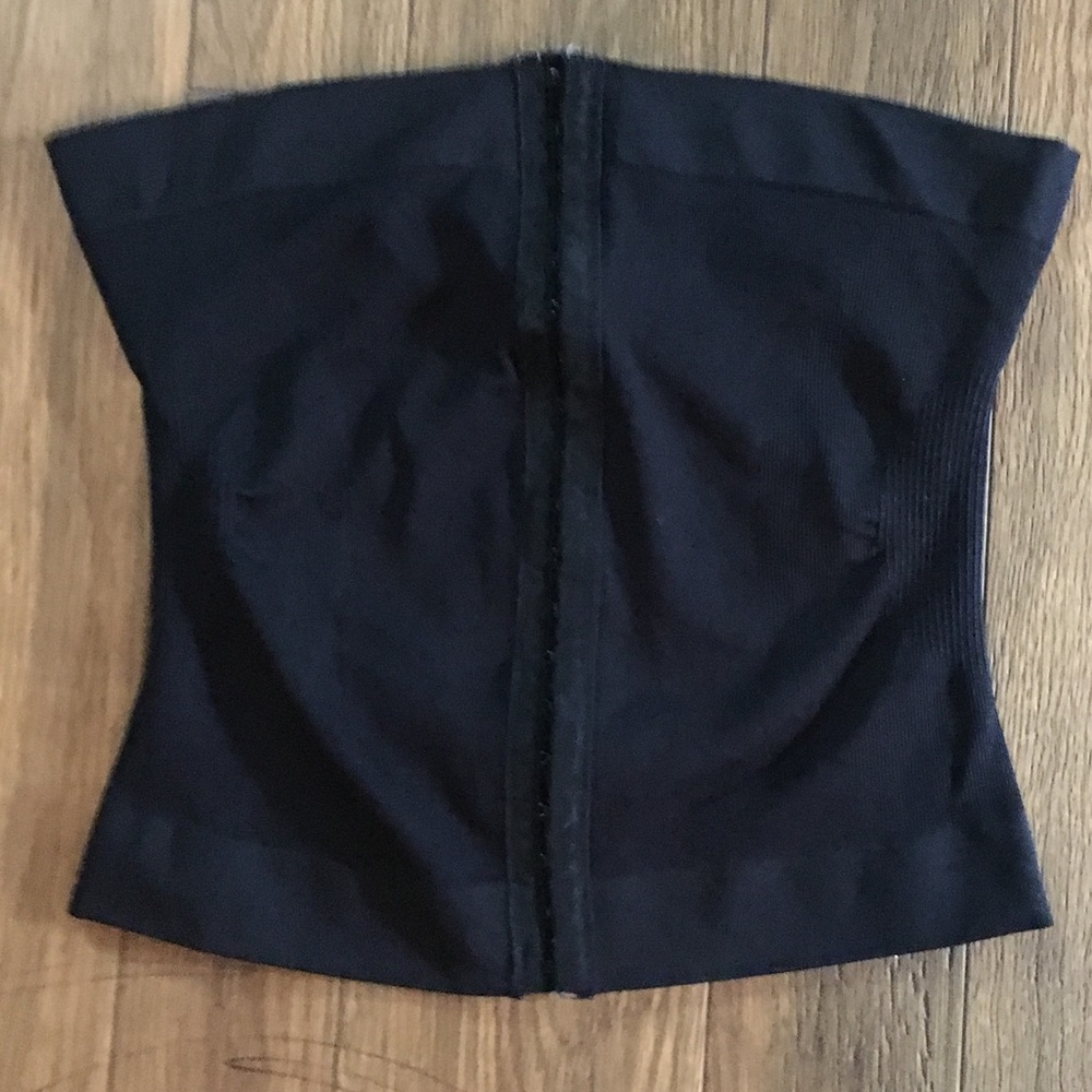Waist trainer corset , sized L .